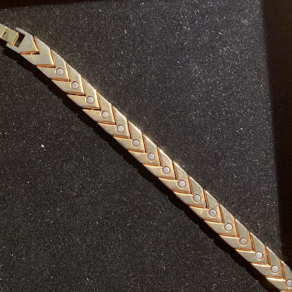 Chevron Pattern bracelet - Picture 5 of 7